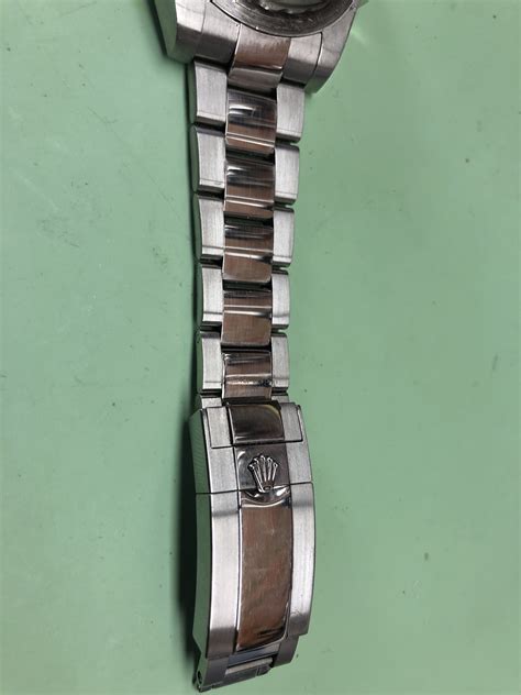 changing to rubber bracelet on old rolex|replace Rolex bracelet with leather.